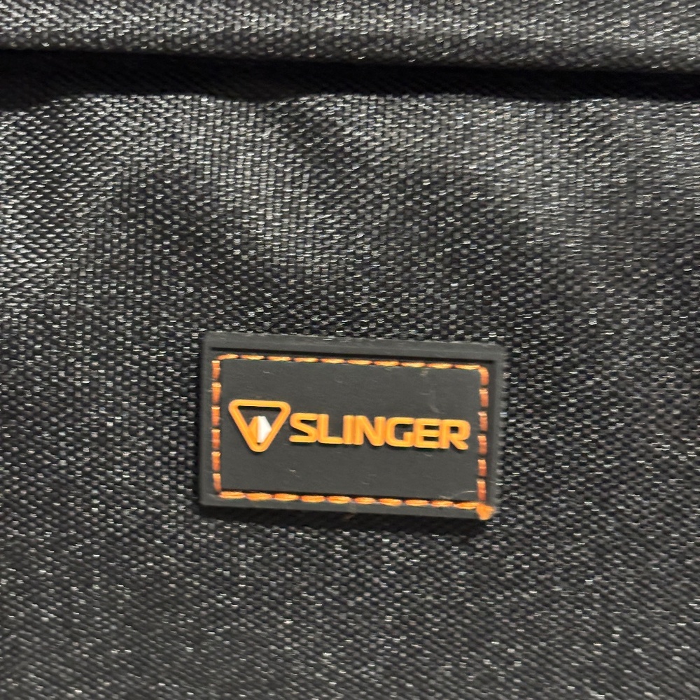 Slinger Alpine 140 Camera Bag - Black - Picture 9 of 11